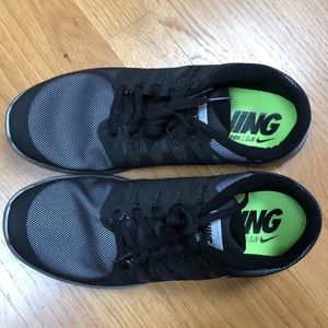Nike free Running barefoot ride 5.0. Black/grey